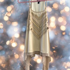 Chic Sleeveless Top in Cream and Gold